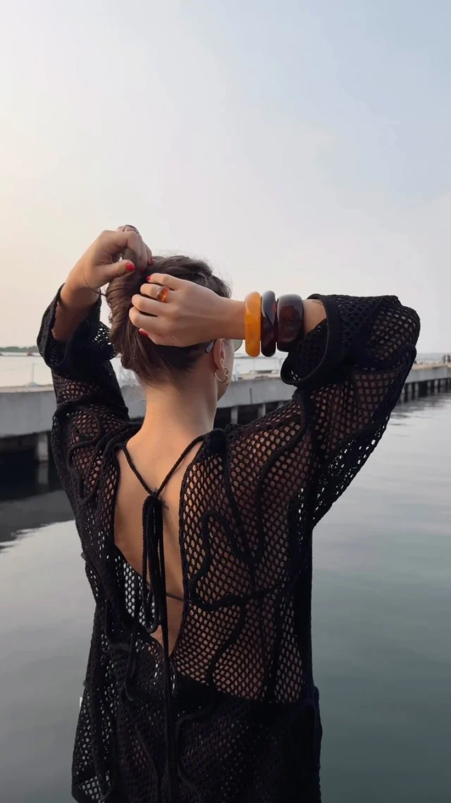 🌊 The SALME sweater and skirt set is our new favourite this summer — styled by @marleenkubits