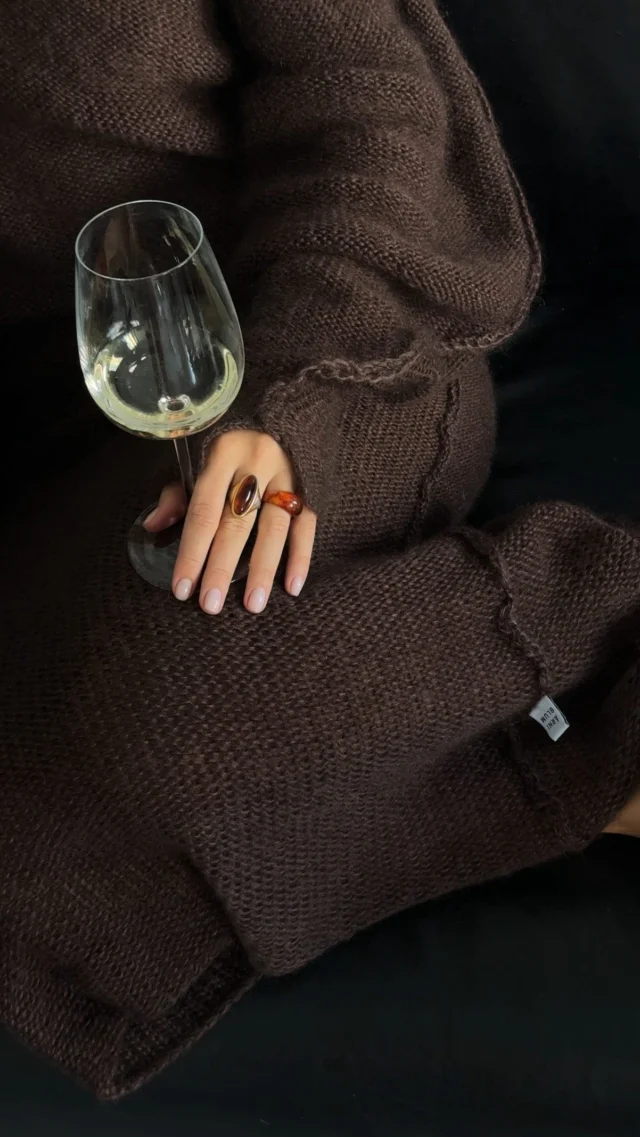 🤎 Waiting for that collection to drop… 

Stay tuned for tomorrow.

ARNIBLUM.COM