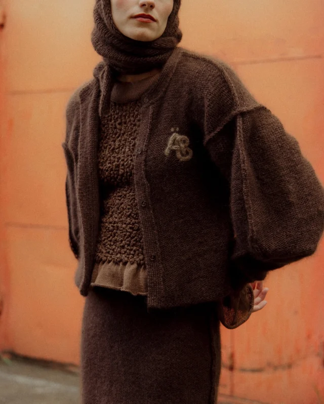 🤎 Brown all around — featuring MOLLY cardigan and skirt, RADA longsleeve top, and AINO scarf.

Find your favourites at arniblum.com